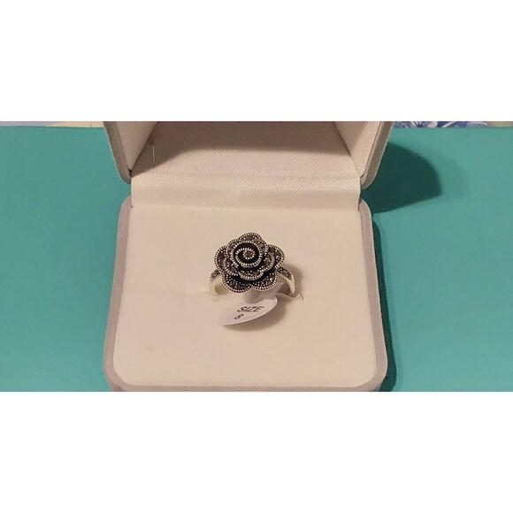 New~Sparkling Marcasite Gemstone Flower Design Ring Sz 8 - Picture 1 of 4